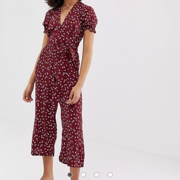 Faithfull the Brand Bonnie Jumpsuit in Berry Betina Floral -
NWT Size 4 - Picture 1 of 13